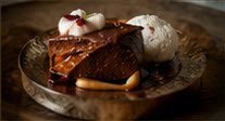 Dessert chocolat grand cru avec quenelle glacée