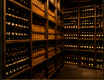 Cave à vins éclairée